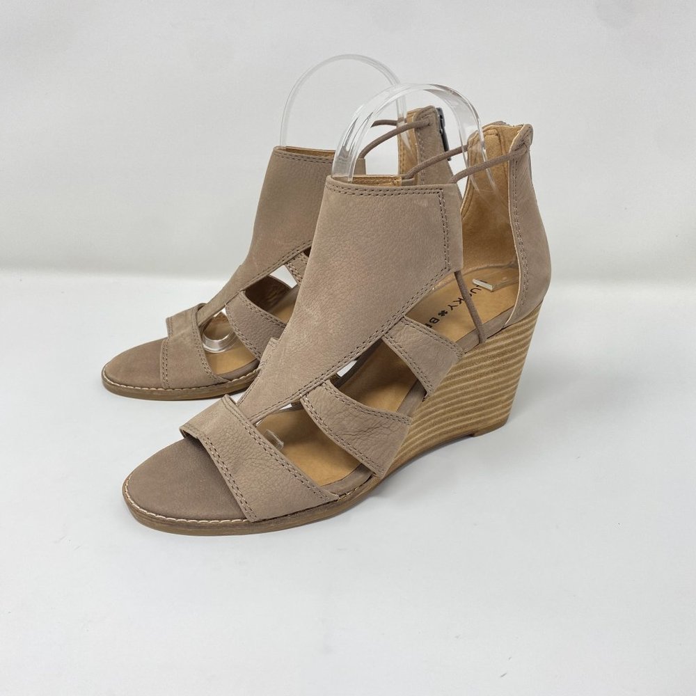 Lucky Brand Joellen Wedge Sandals Women's Taupe Suede Cut Out Detail 8M
